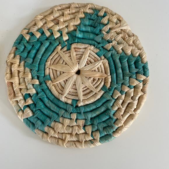 2 Vintage Wicker Straw Hot Pad Trivet Woven Rattan Raffia Boho round - Picture 2 of 3